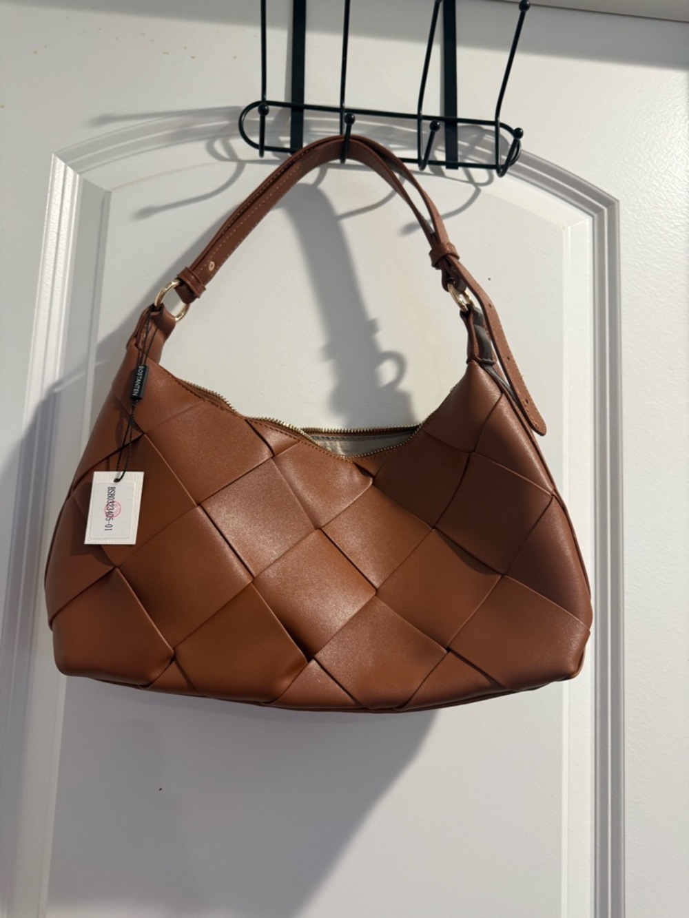 Woven Shoulder Bag in Brown